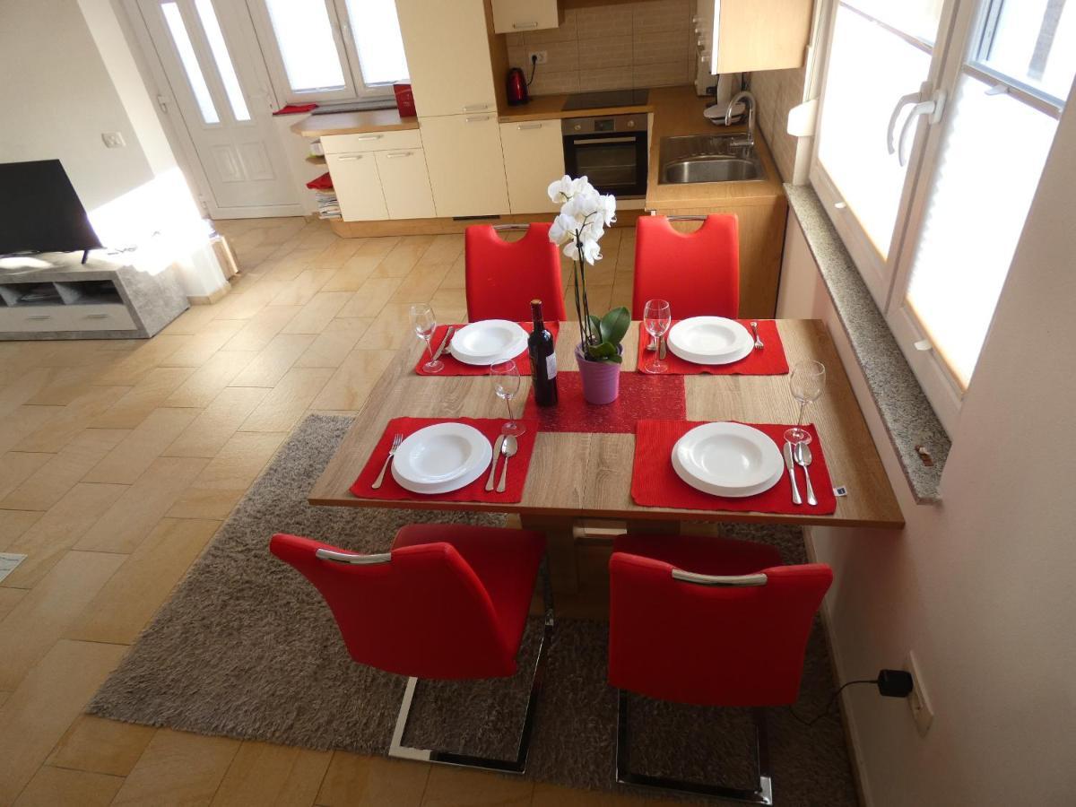 & Olive Oil Valuma Apartment